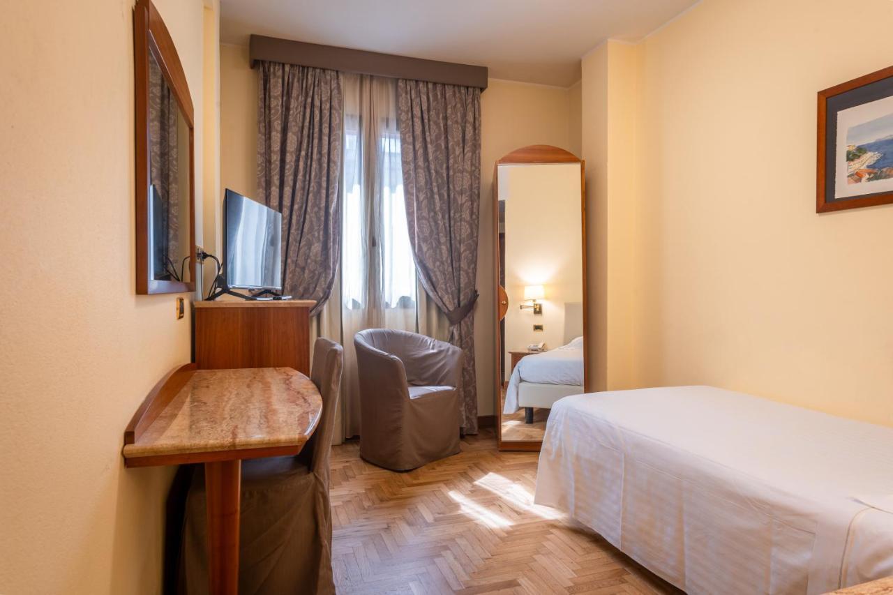 Hotel Airone - Ombrellone Incluso Al Bagno Dolce Vita A Marina Dal 1 Giugno Al 15 Settembre Grosseto Phòng bức ảnh