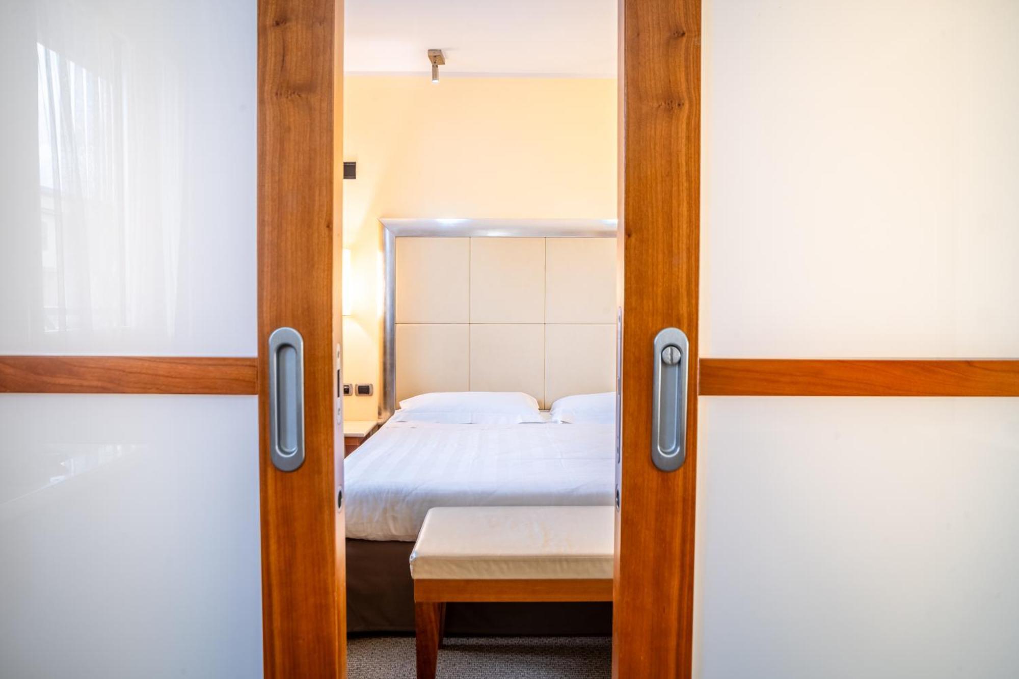 Hotel Airone - Ombrellone Incluso Al Bagno Dolce Vita A Marina Dal 1 Giugno Al 15 Settembre Grosseto Ngoại thất bức ảnh